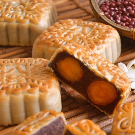 Red Bean Paste Mooncake (2 Yolks) Red Bean Paste Mooncake (2 Yolks)